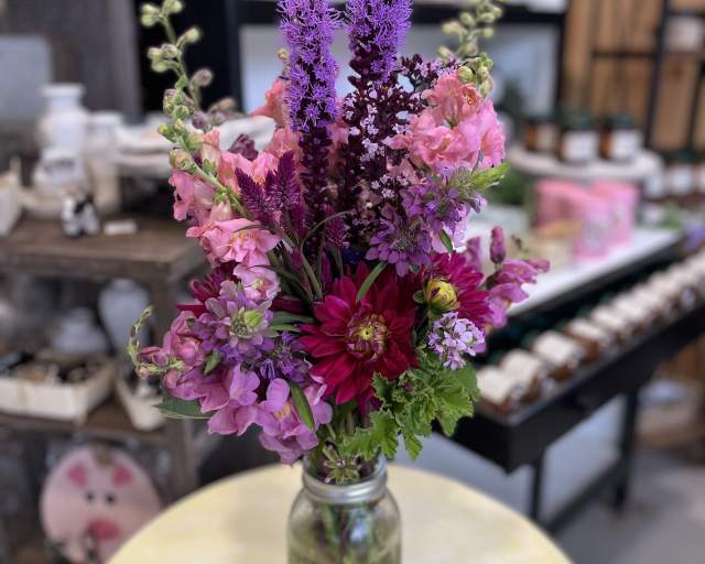 Flowers with Friends - Bouquet Arrangement Class